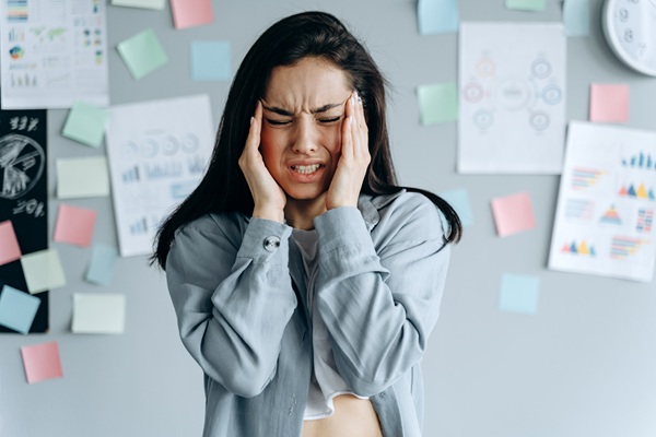 Tips From A Psychiatrist For Dealing With Chronic Headaches